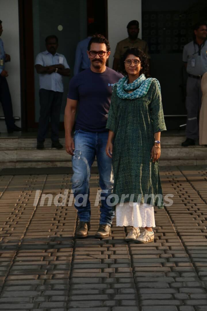 Aamir Khan and Kiran Rao snapped at the airport!