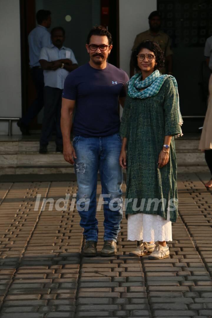 Aamir Khan and Kiran Rao snapped at the airport!