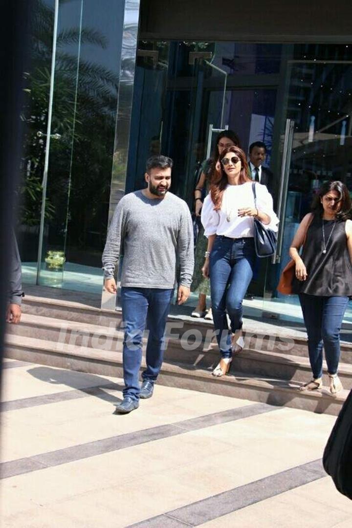 Shilpa Shetty - Raj Kundra Snapped post Lunch