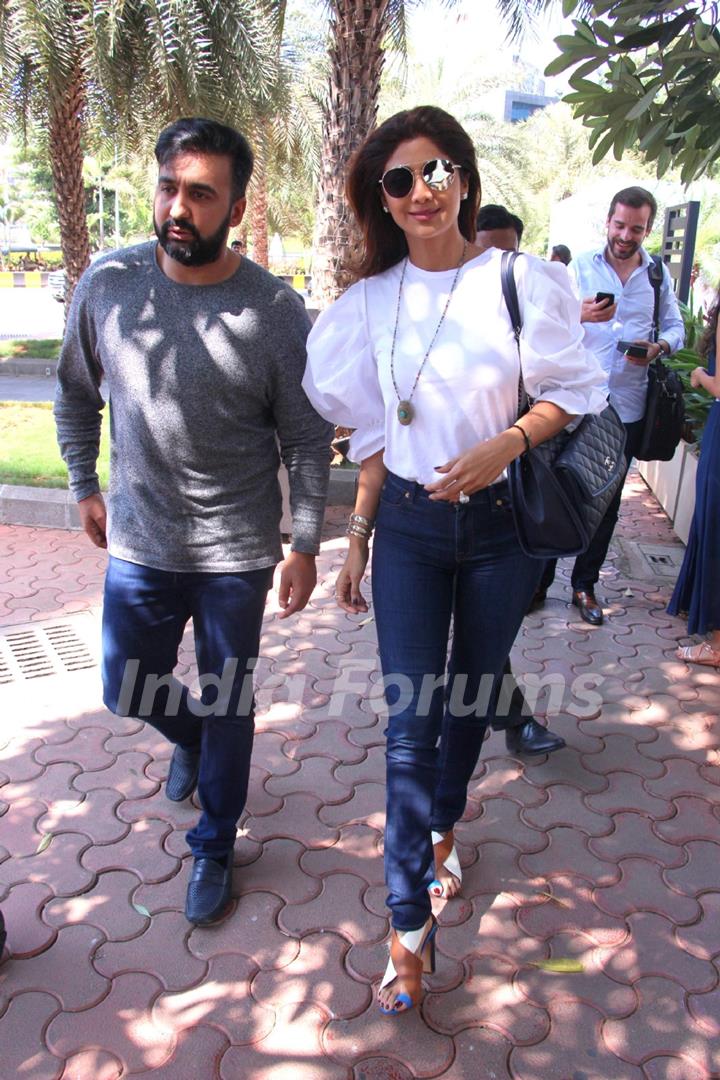 Shilpa Shetty - Raj Kundra Snapped post Lunch