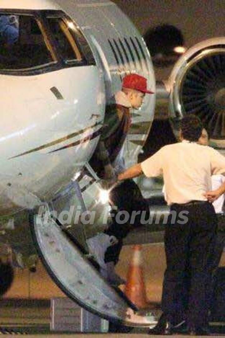 Justin Bieber Arrives in Mumbai for his 'Purpose Tour'