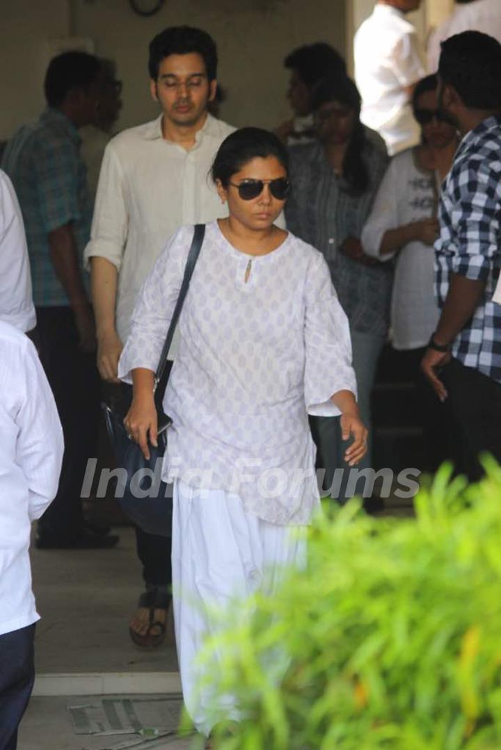 Reema Lagoo Funeral Pictures