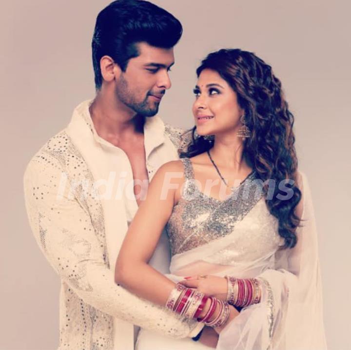 Jennifer Winget and Kushal Tandon