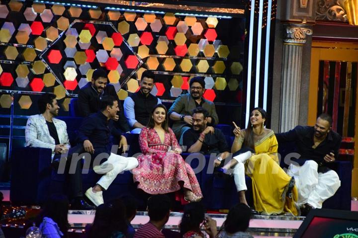 Golmaal Again Team on the sets of The Great Indian Laughter Challenge