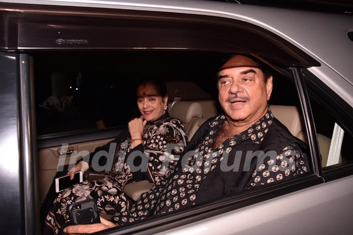 Shatrughan Sinha with wife at the Ittefaq Screening