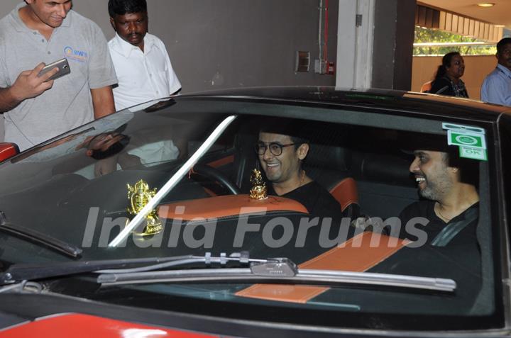 Sonu Nigam at the Airport