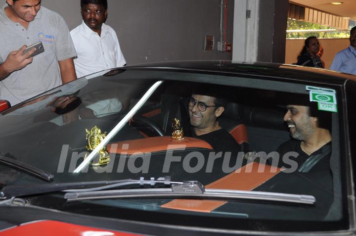 Sonu Nigam in his car at the Airport