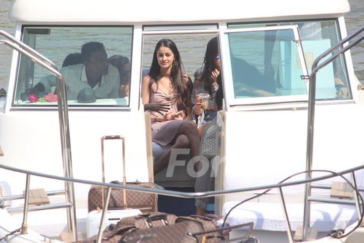 Ananya Pandey leaves for SRK's birthday