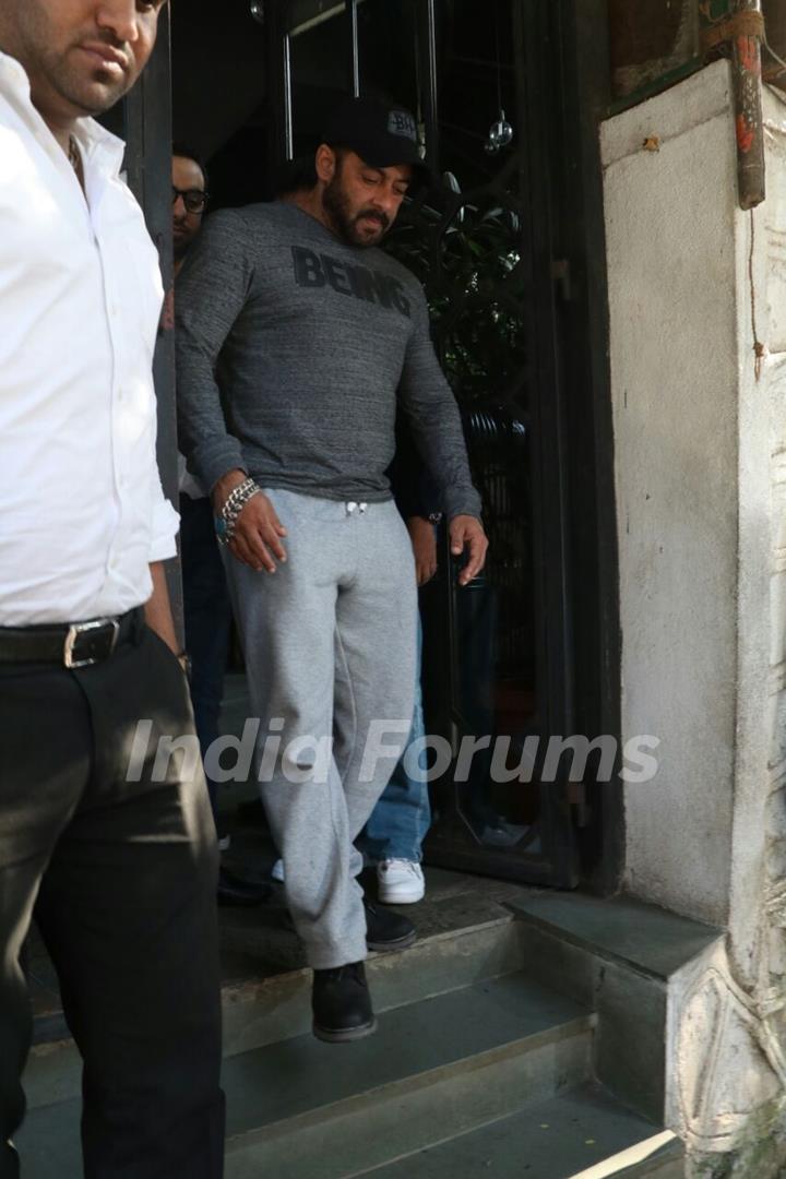 Salman Khan leaving an eatery in Bandra