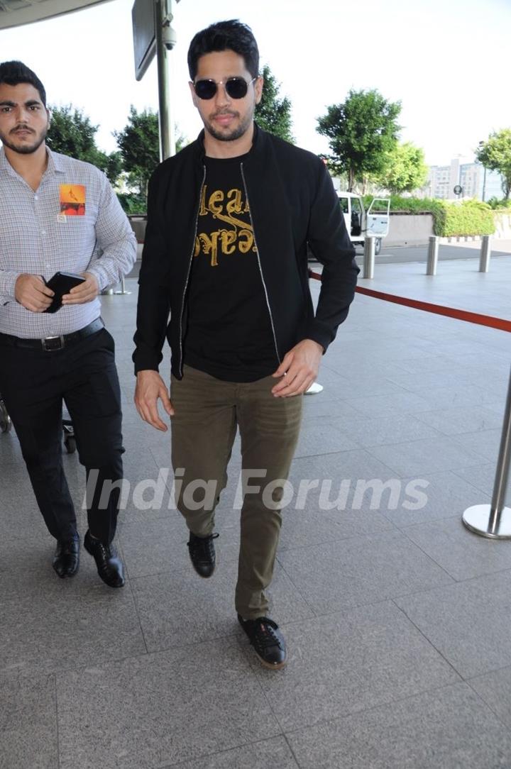 Sidharth Malhotra at the Airport