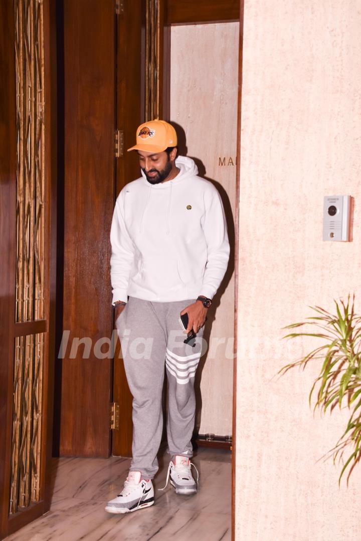 Abhishek walks out smiling from Manish's house