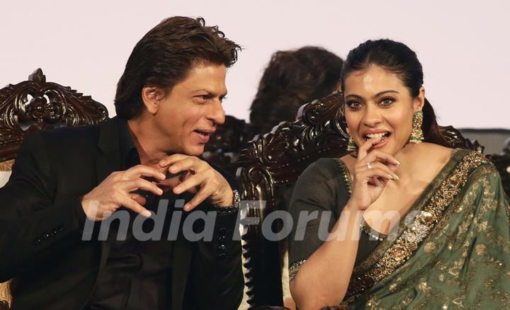 We wonder what SRK - Kajol are talking