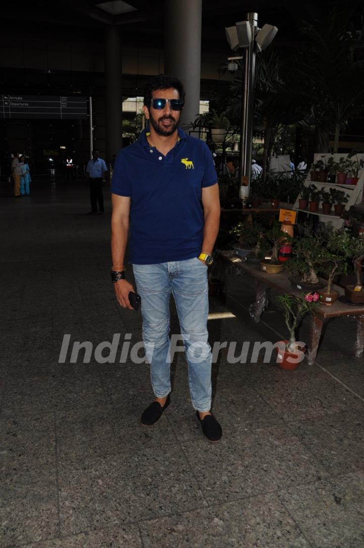 Kabir Khan at the Airport