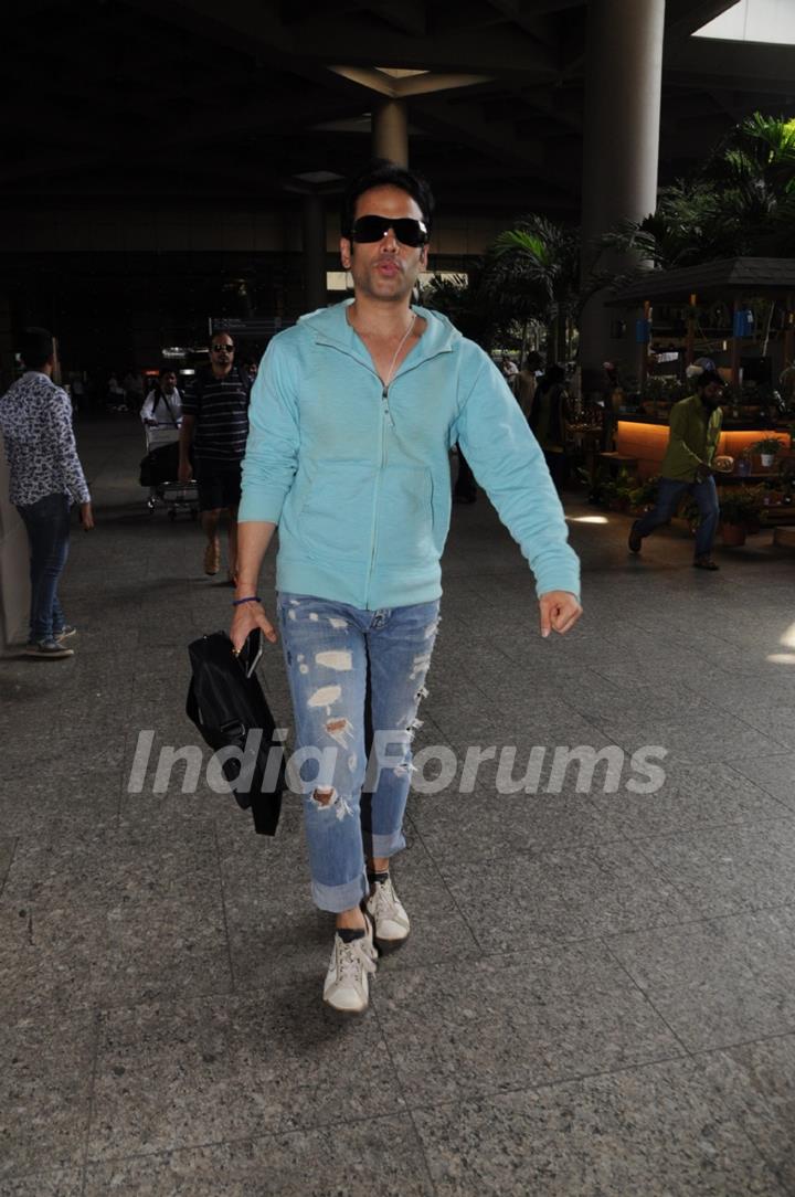 Tusshar Kapoor at the Airport