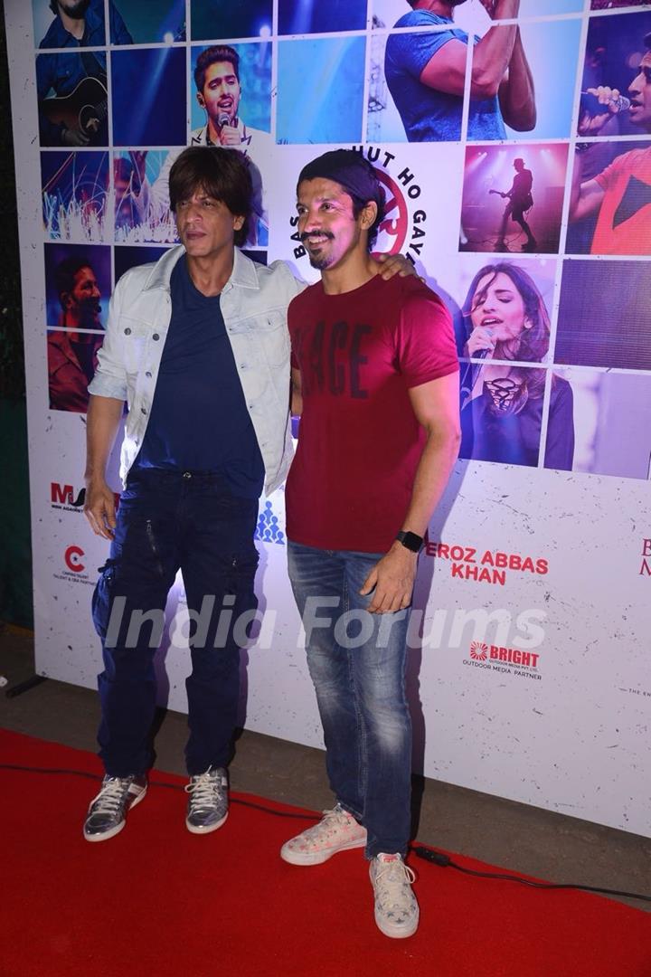 Shah Rukh with Farhan Akhtar