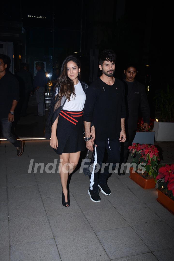 Mira Rajput walks hand-in-hand with husband Shahid Kapoor