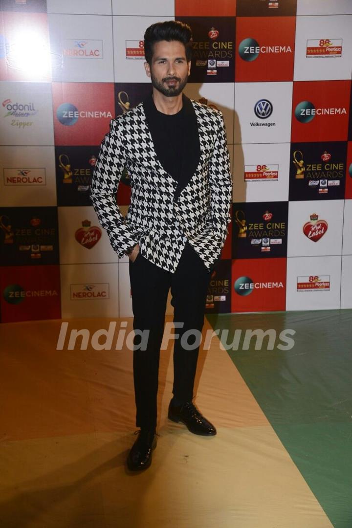 Kapoor strikes a pose for the shutterbugs