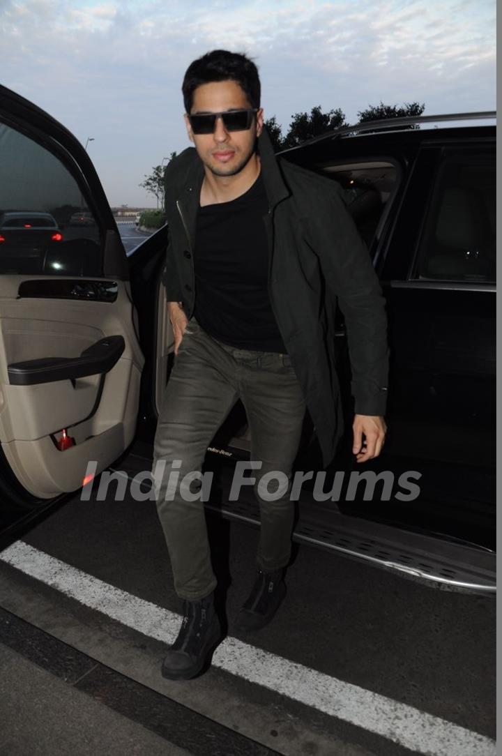 Ranveer - Katrina - Sidharth at the Airport