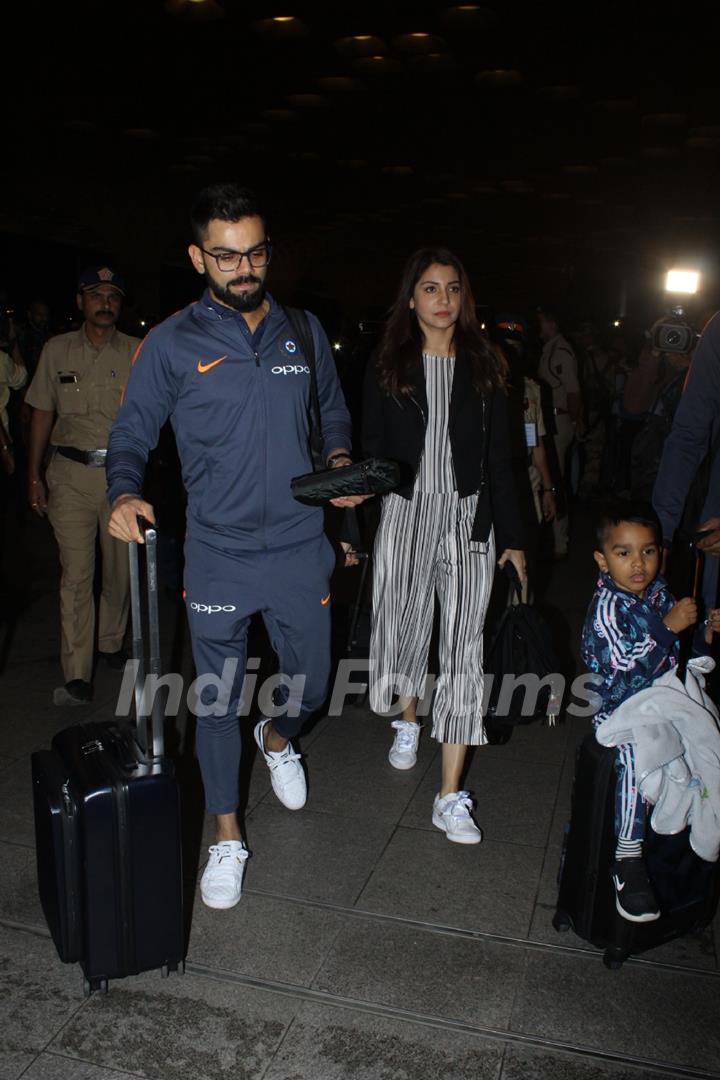 Virat - Anushka at the Airport