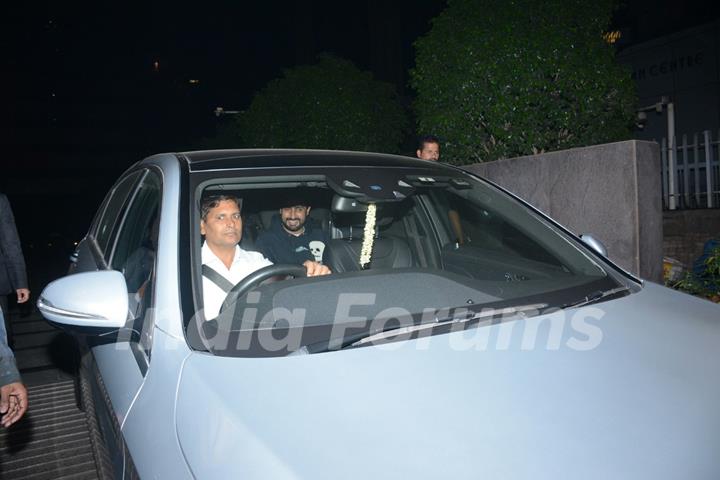 Aishwarya, Abhishek with Aaradhya outside an eatery