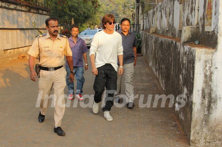 SRK, Abhishek Bachchan at Nikhil Dwivedi's Dad's Funeral