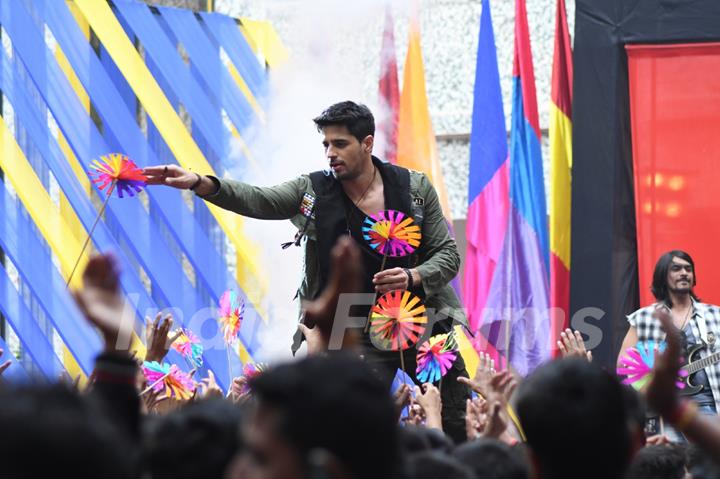 Aiyaary: Sidharth and Rakul shoot for a promotional song