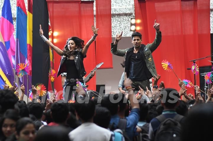 Aiyaary: Sidharth and Rakul shoot for a promotional song