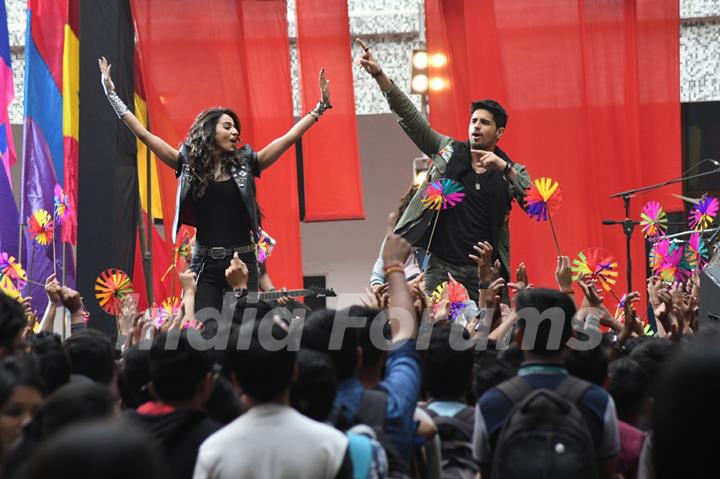 Aiyaary: Sidharth and Rakul shoot for a promotional song