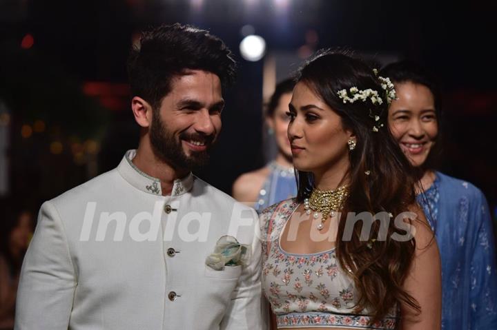 Mira is all happy to see Shahid smile