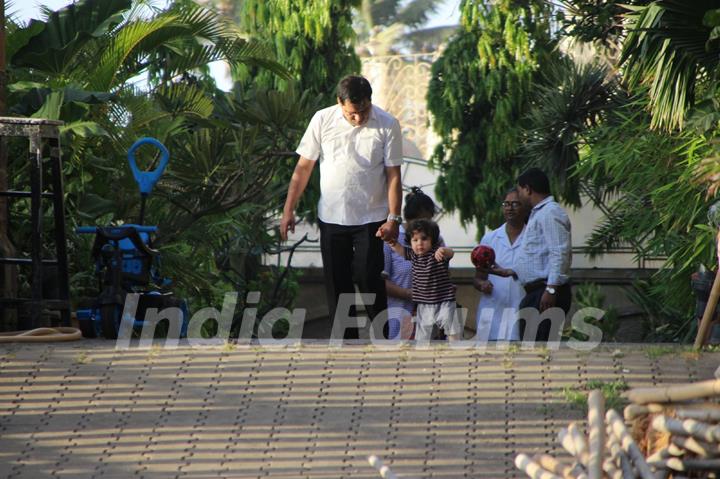 A grown-up Taimur Ali Khan takes a walk in the city