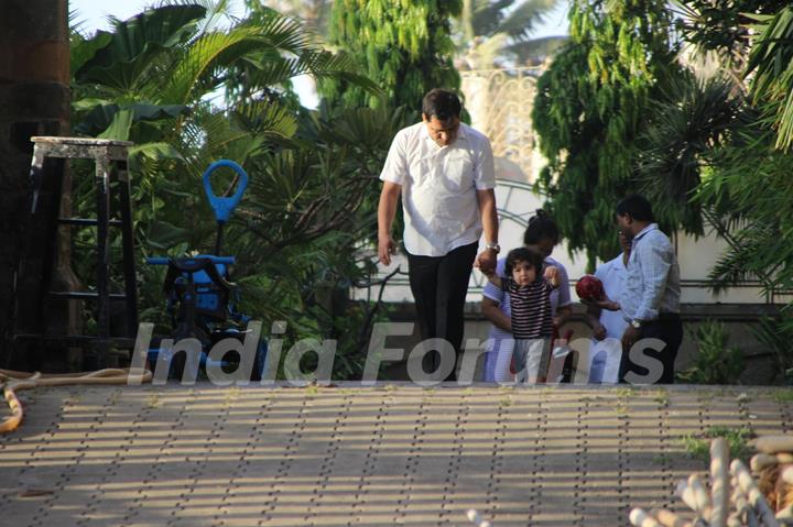 A grown-up Taimur Ali Khan takes a walk in the city