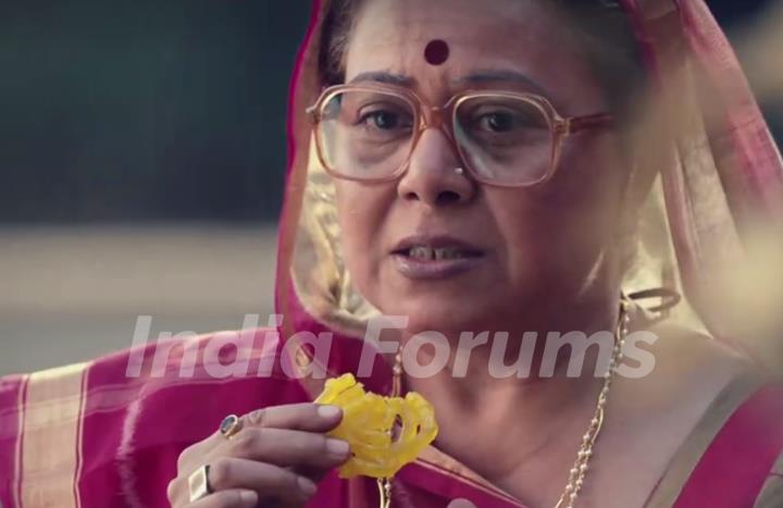 Neelu Vaghela as Bhabo in Tu Sooraj Main Saanjh Piyaji