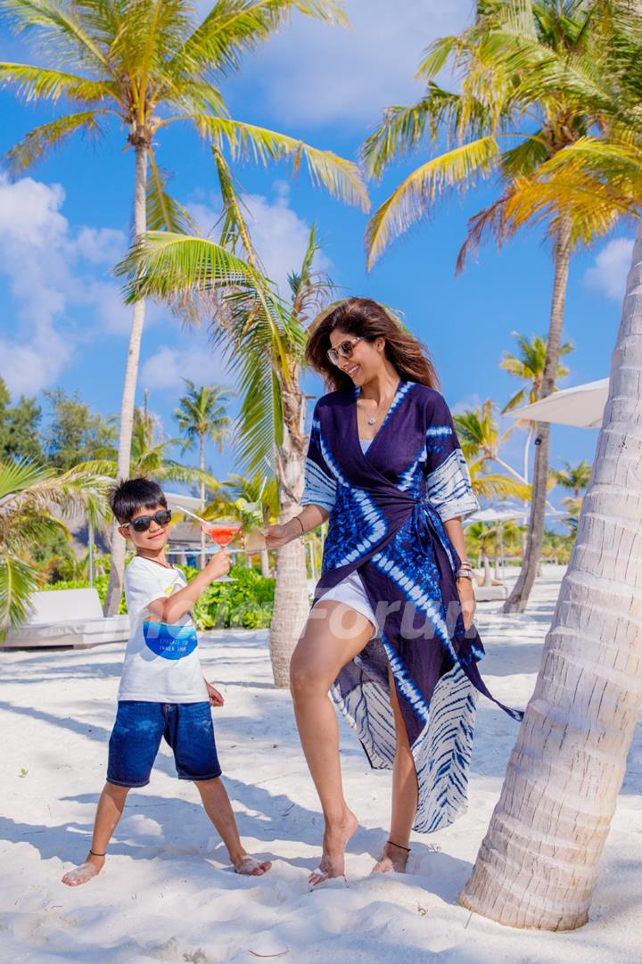 Shilpa Shetty Kundra with Family at Kanuhura, Maldives