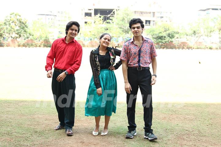 Munna, Pandit and Preeti in college of Yeh Un Dinon Ki Baat Hai