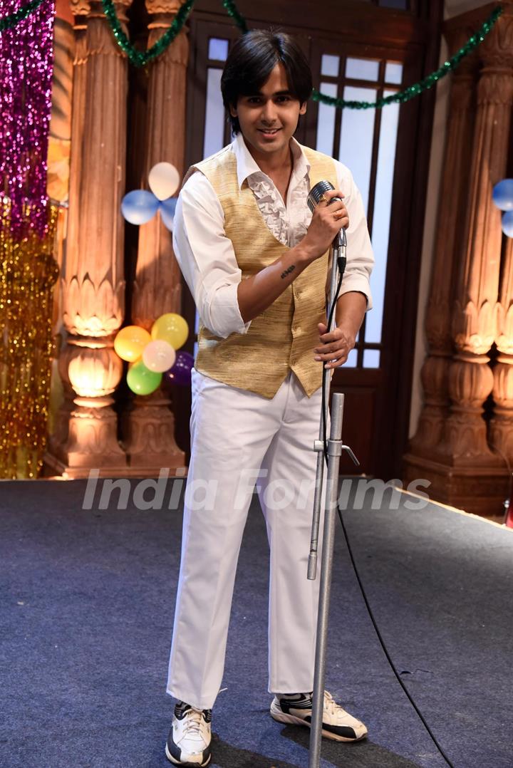 Randeep Rai as Sameer at fresher's party in college Ye Un Dinon Ki Baat Hai