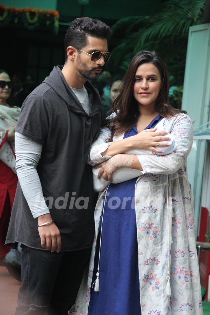 Neha Dhupia poses outside the hospital