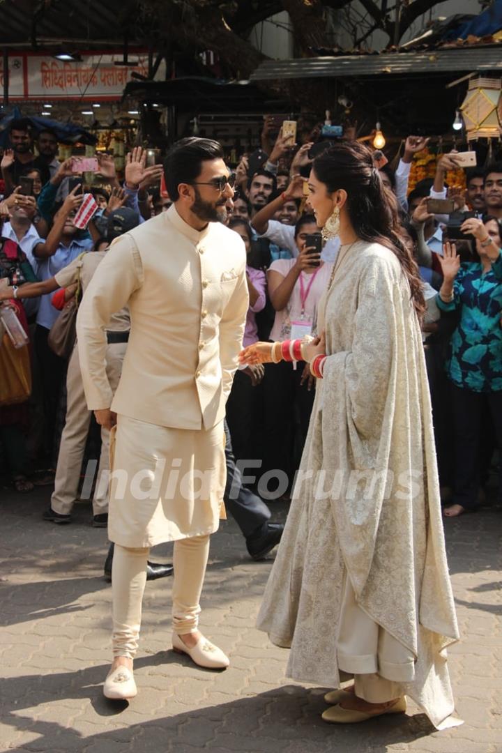 Ranveer and Deepika spotted at Siddhivinayak temple