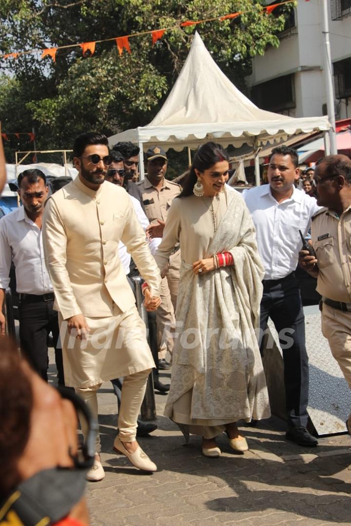 Ranveer Deepika at Siddhivinayak Temple