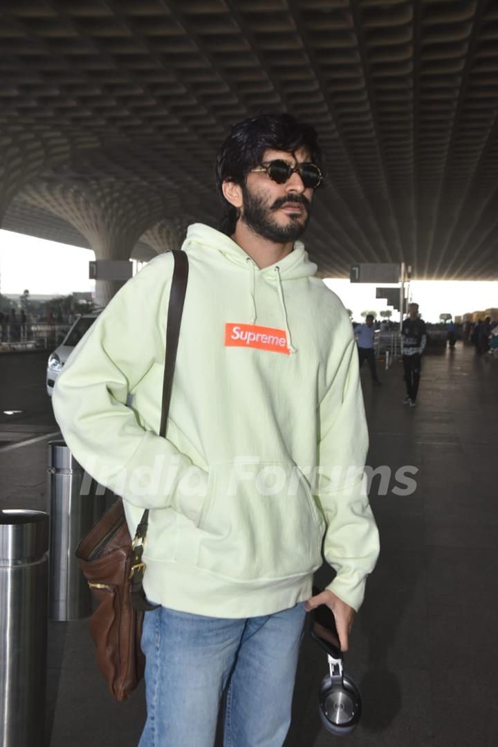 Harshvardhan Kapoor Spotted at airport