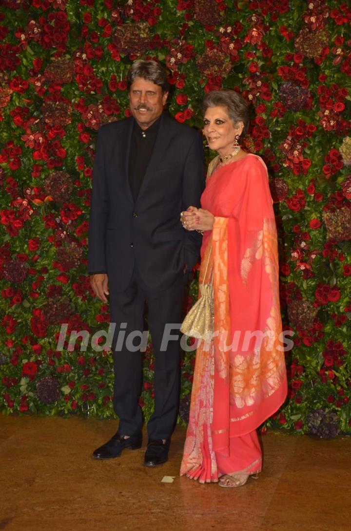 Kapil Dev along with his wife at Ranveer-Deepika's Mumbai reception