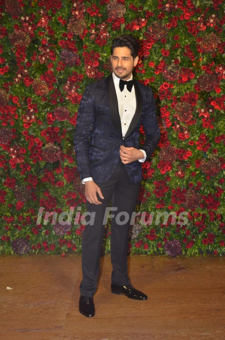 Sidharth Malhotra at Ranveer Deepika Wedding Reception Mumbai