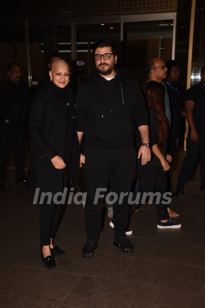 Sonali Bendre at Mumbai Airport