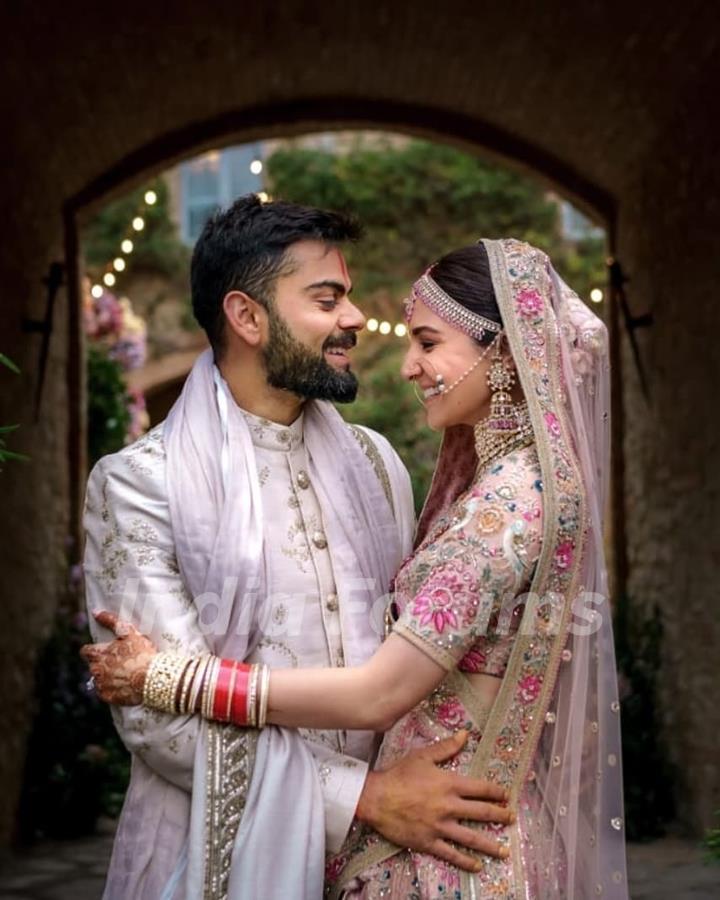 Virat Kohli and Anushka Sharma wedding couple picture