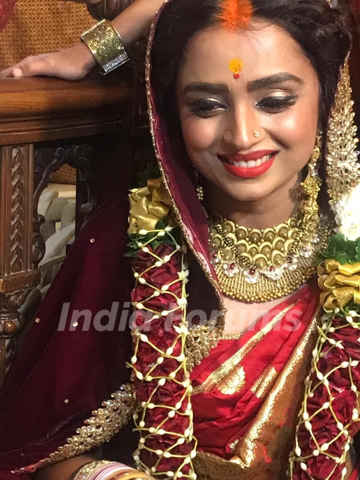 Parul Chauhan with sindoor on head wedding picture