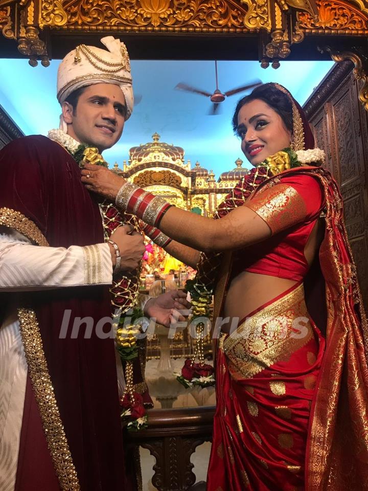 Parul Chauhan and Chirag wedding at ISKCON temple