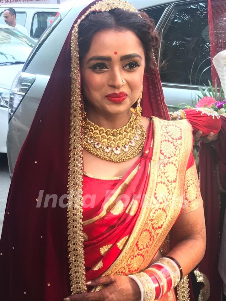 Parul Chauhan and Chirag wedding at ISKCON temple