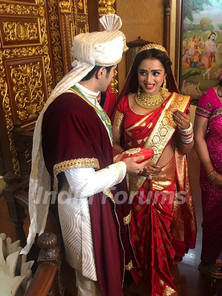 Parul Chauhan and Chirag wedding at ISKCON temple