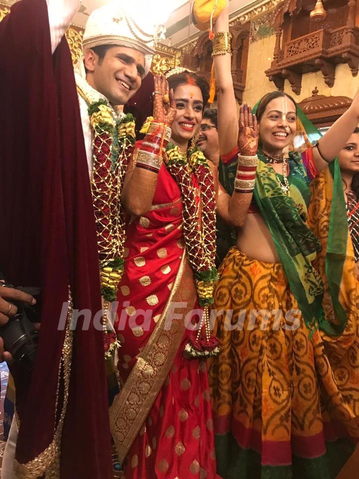 Parul Chauhan and Chirag wedding at ISKCON temple