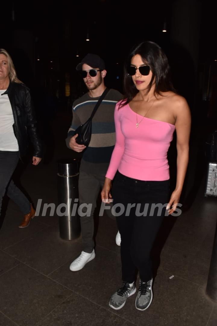 Priyanka Chopra and Nick Jonas Spotted at the Airport