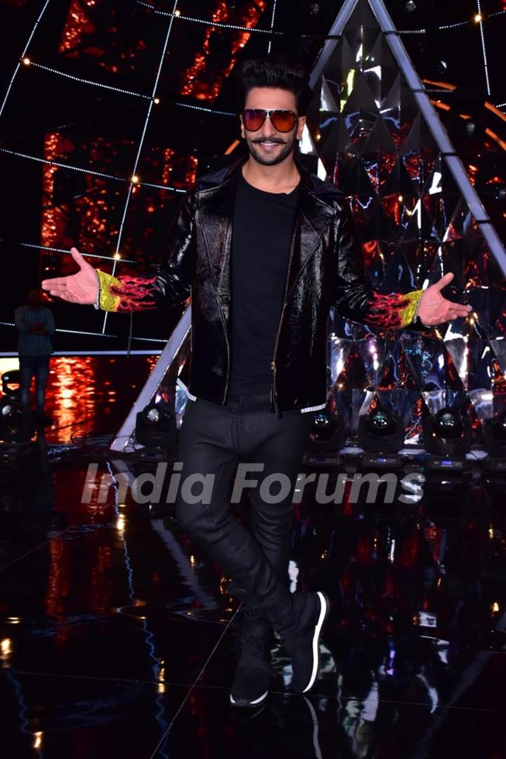 Ranveer Singh snapped on the sets of Indian Idol